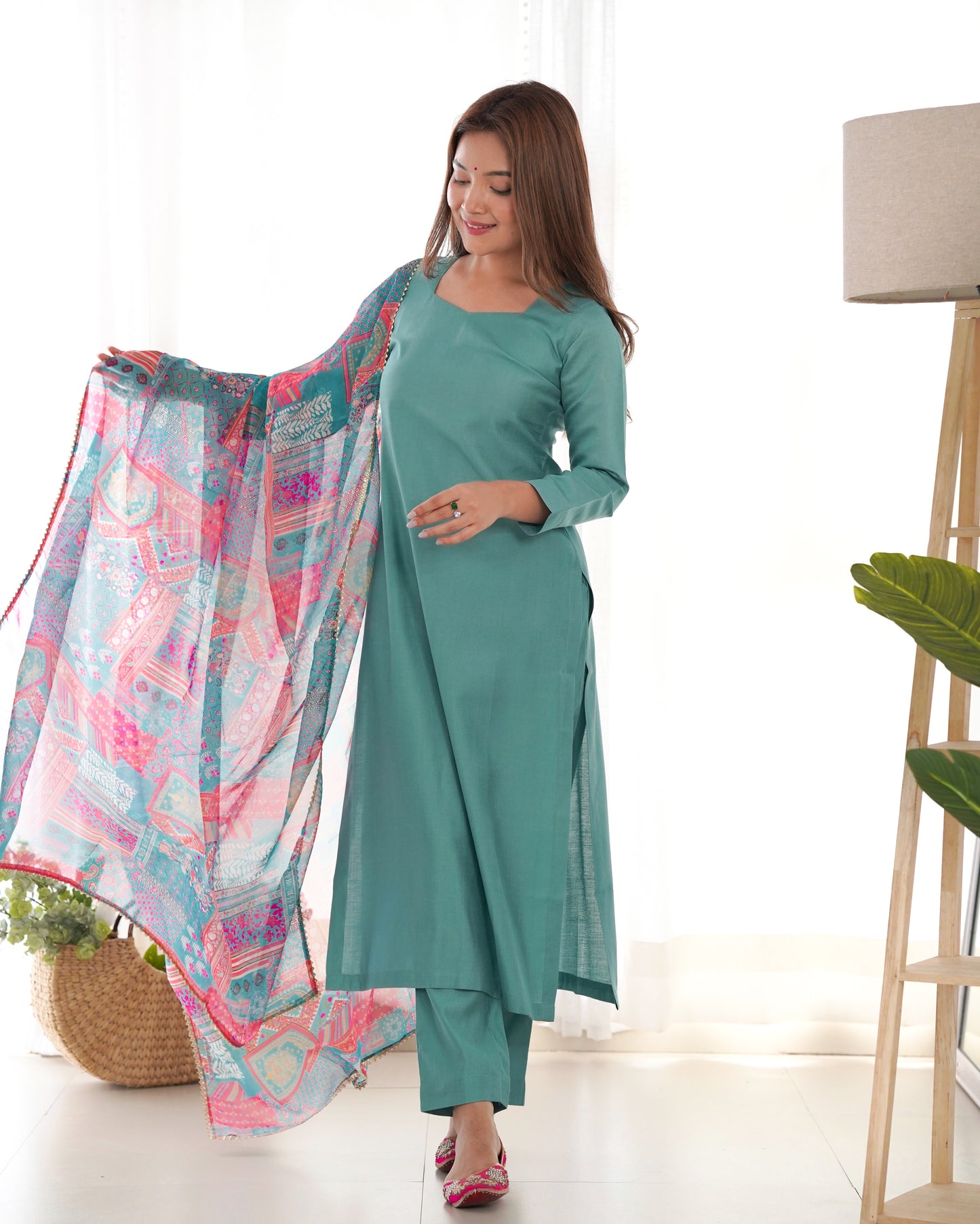 KASTURI VISCOSE STRAIGHT FIT KURTA SET