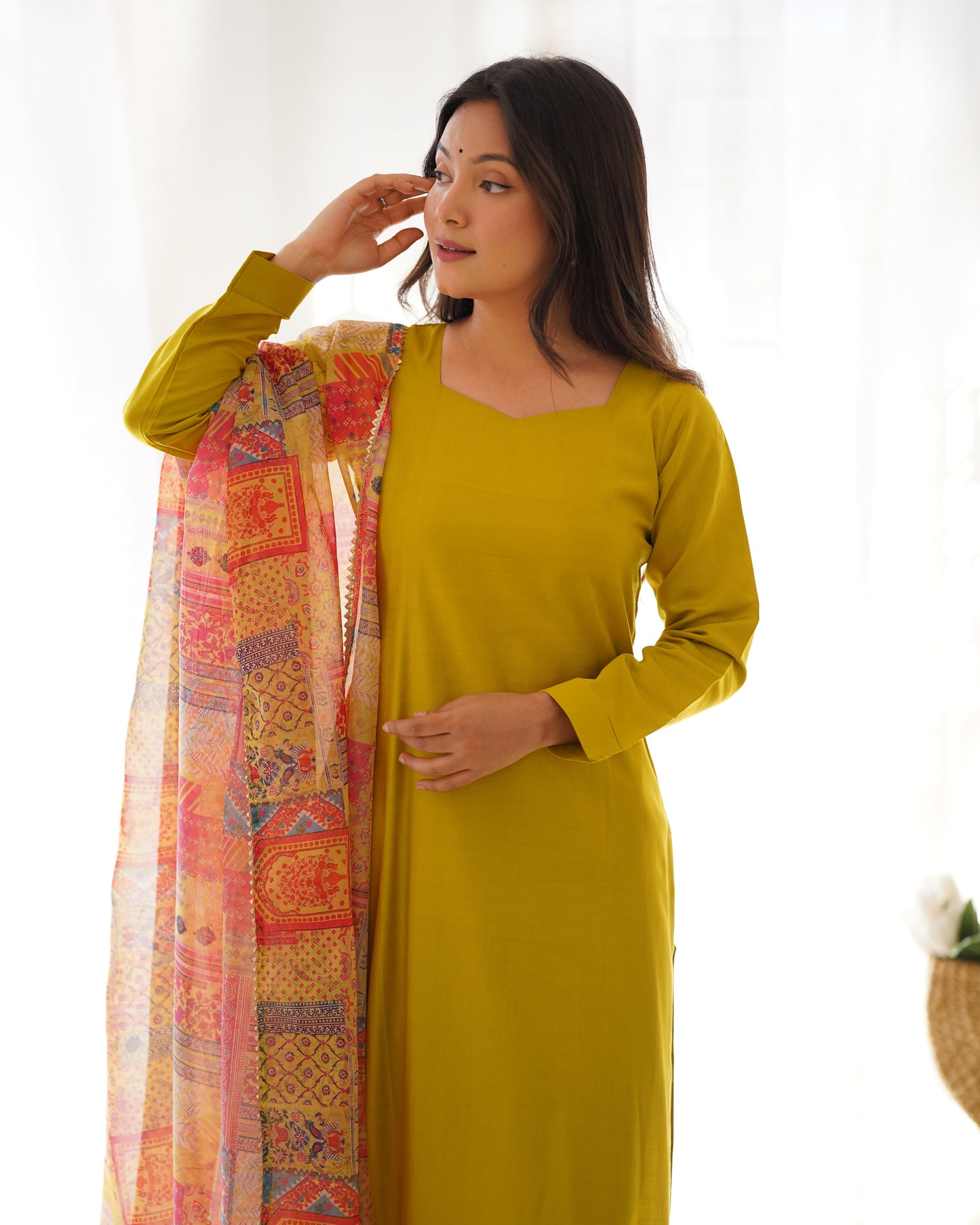 KASTURI VISCOSE STRAIGHT FIT KURTA SET