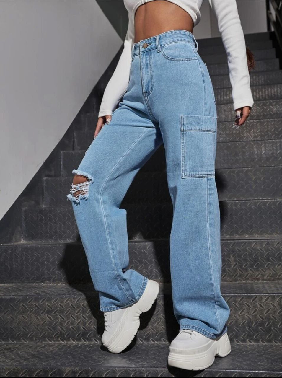 Utility Chic Six-Pocket Women's Cargo Jeans