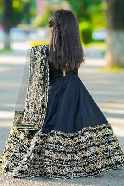 Ziyana Black Gold Grace